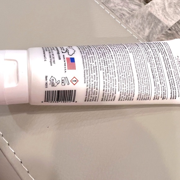 Cuccio Somatology Yogahhh Muscle Balm - Picture 5 of 5